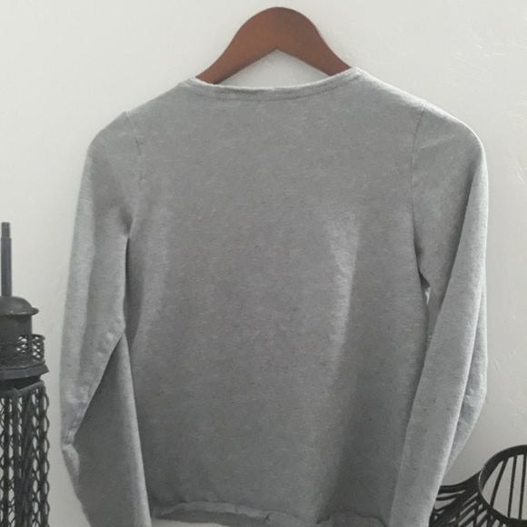 Long sleeve gray shirt - Picture 3 of 3
